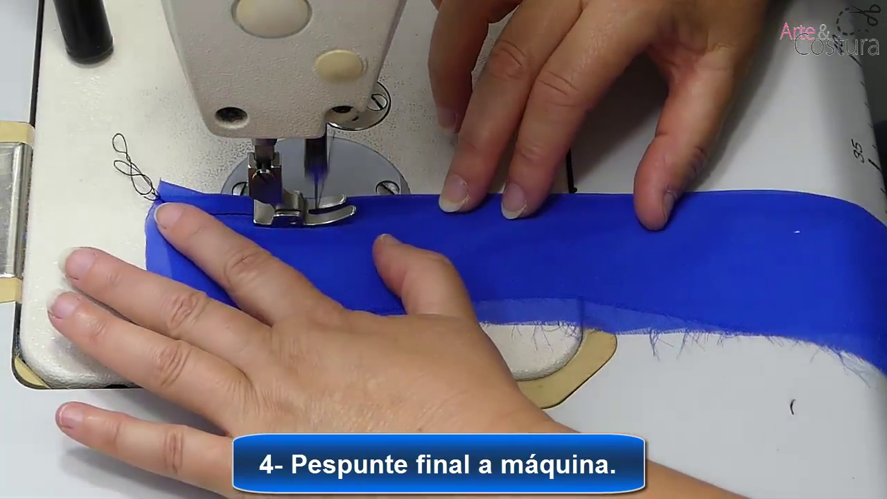 modista realizando costura francesa a maquina